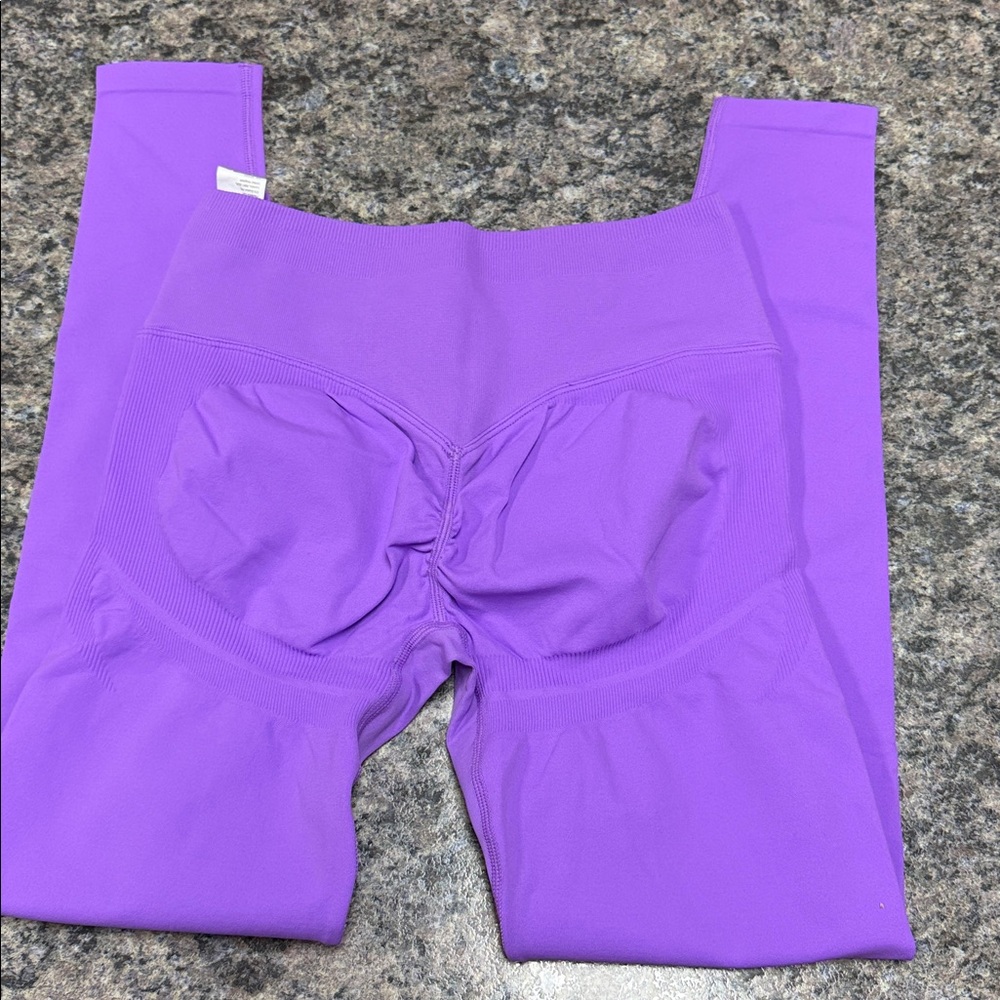 NWT Fabletics! - Picture 2 of 2